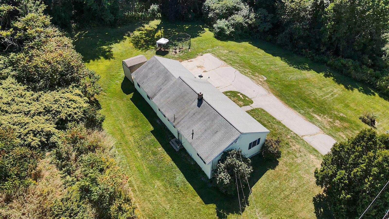 455 Billings Road, Hermon, ME 04401