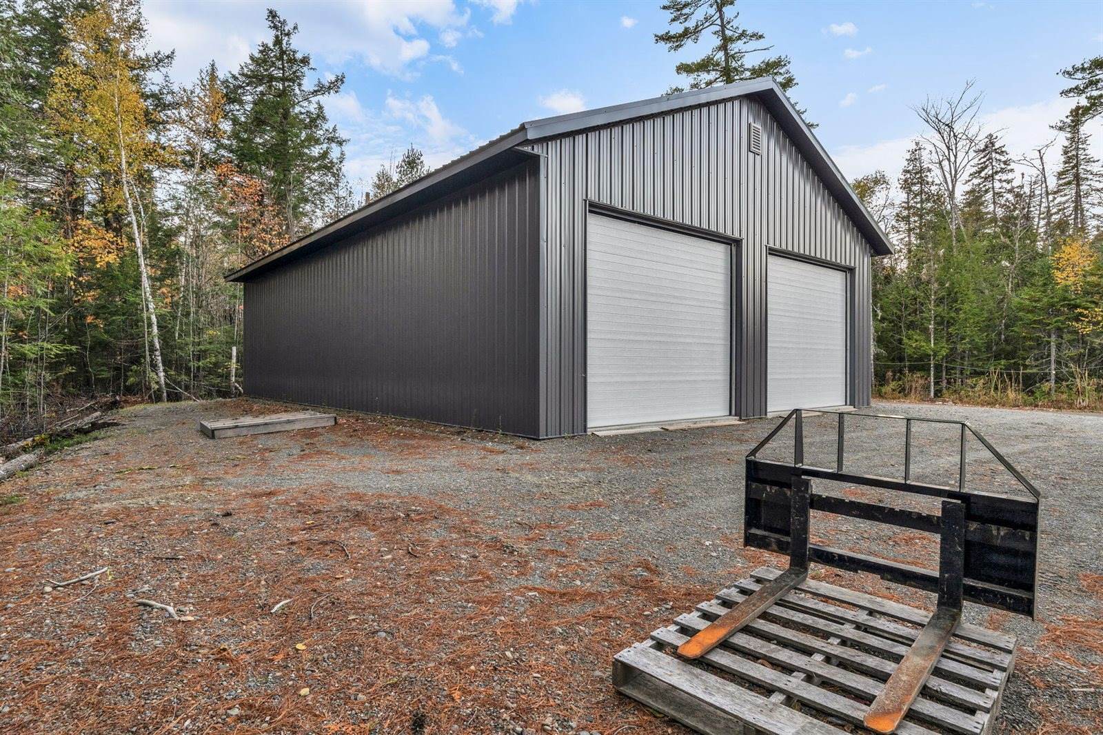 11 Salmon Road, Dover-Foxcroft, ME 04426