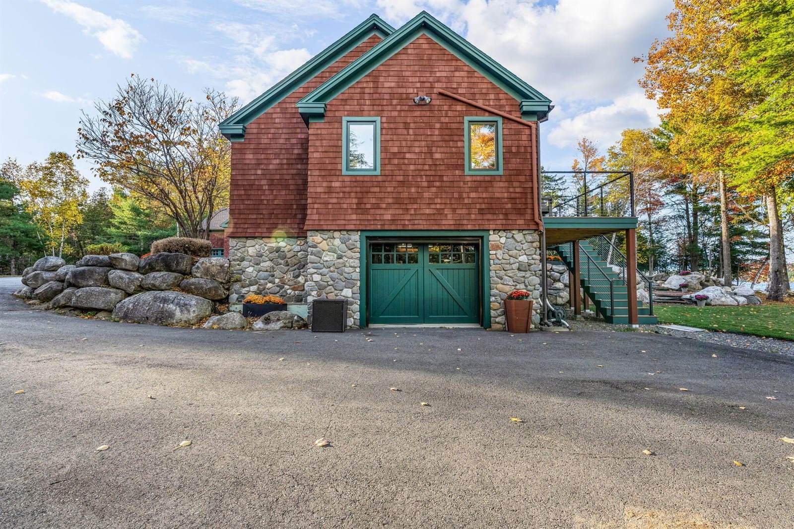 11 Salmon Road, Dover-Foxcroft, ME 04426