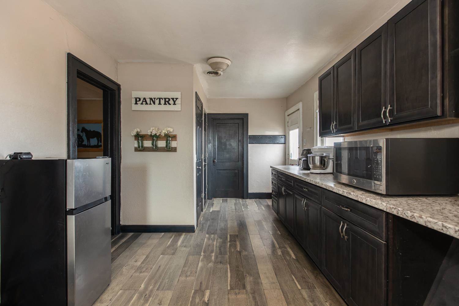 633 South Big Bow Grade, Johnson, KS 67855