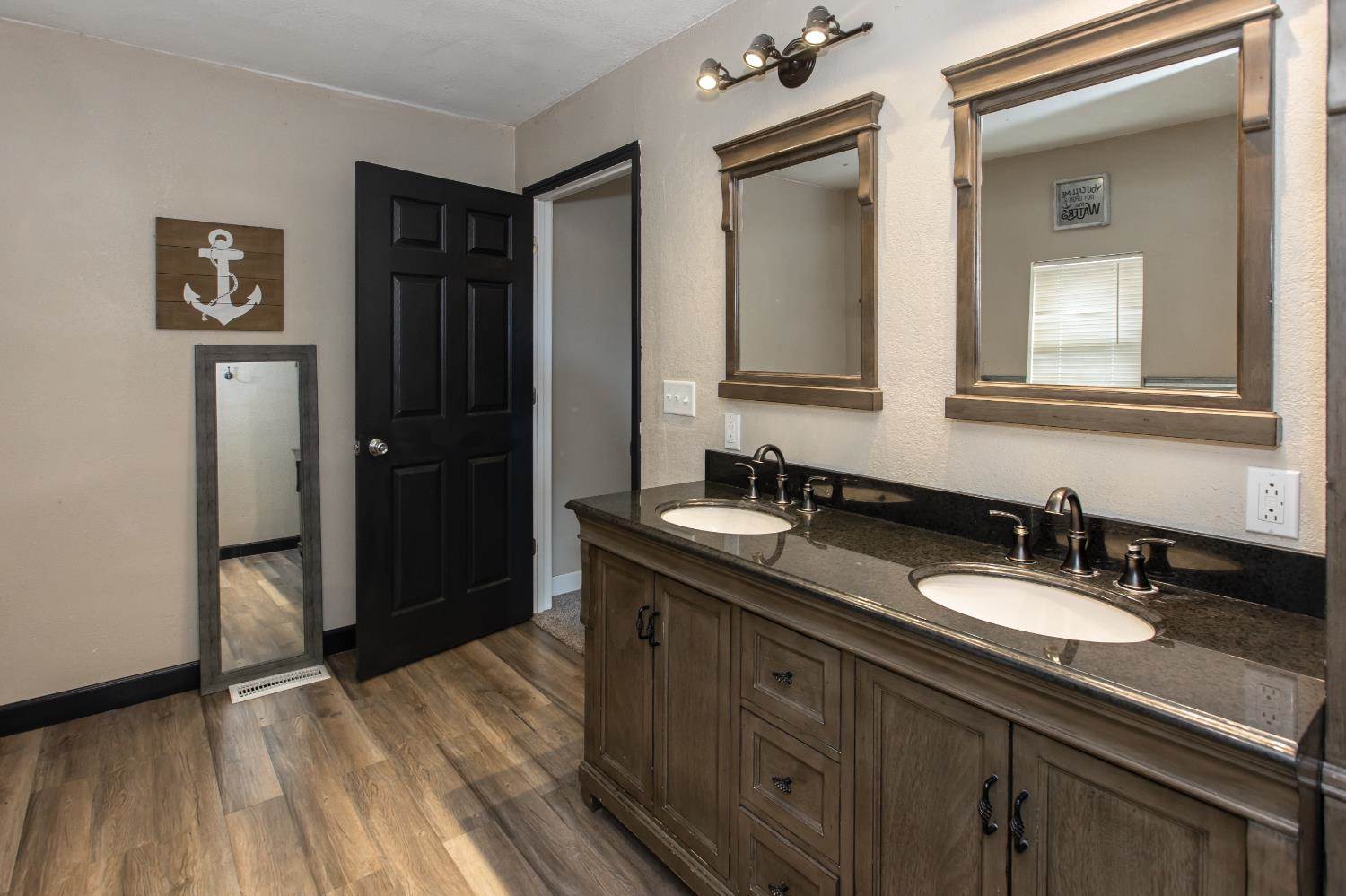 633 South Big Bow Grade, Johnson, KS 67855