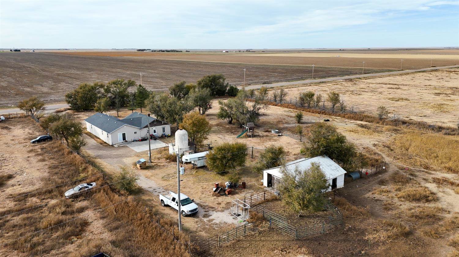 633 South Big Bow Grade, Johnson, KS 67855