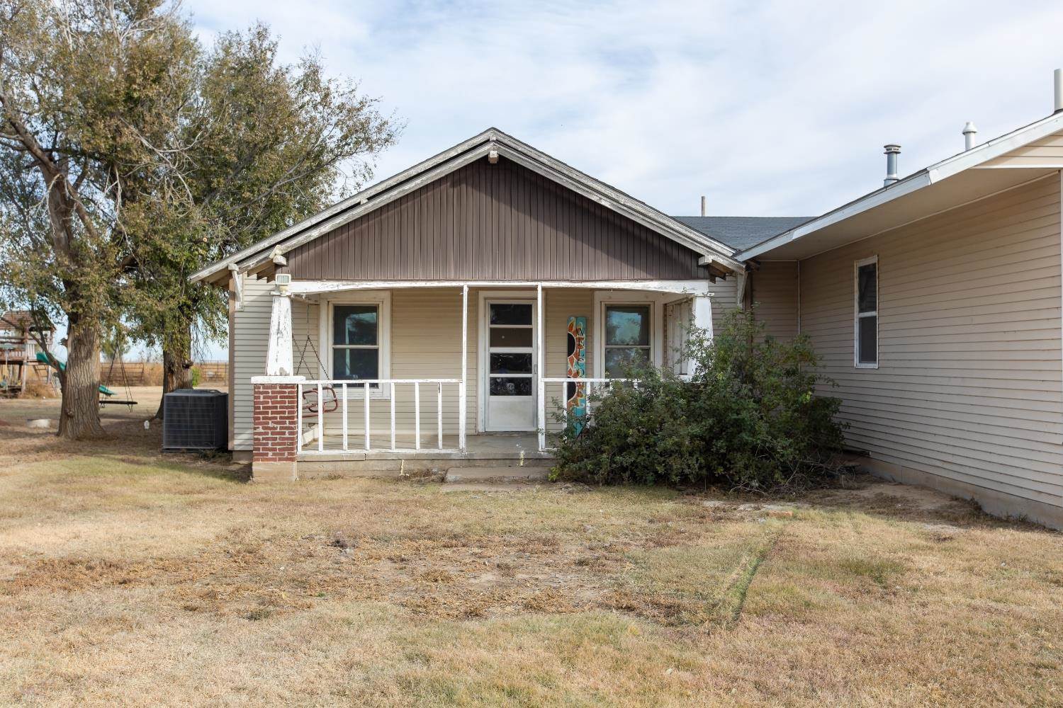 633 South Big Bow Grade, Johnson, KS 67855