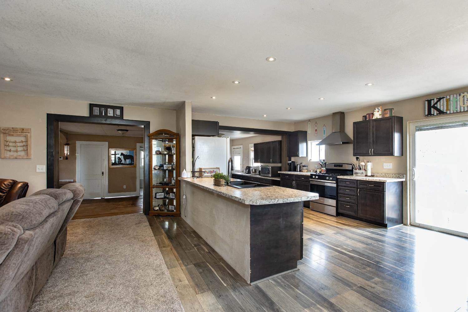 633 South Big Bow Grade, Johnson, KS 67855