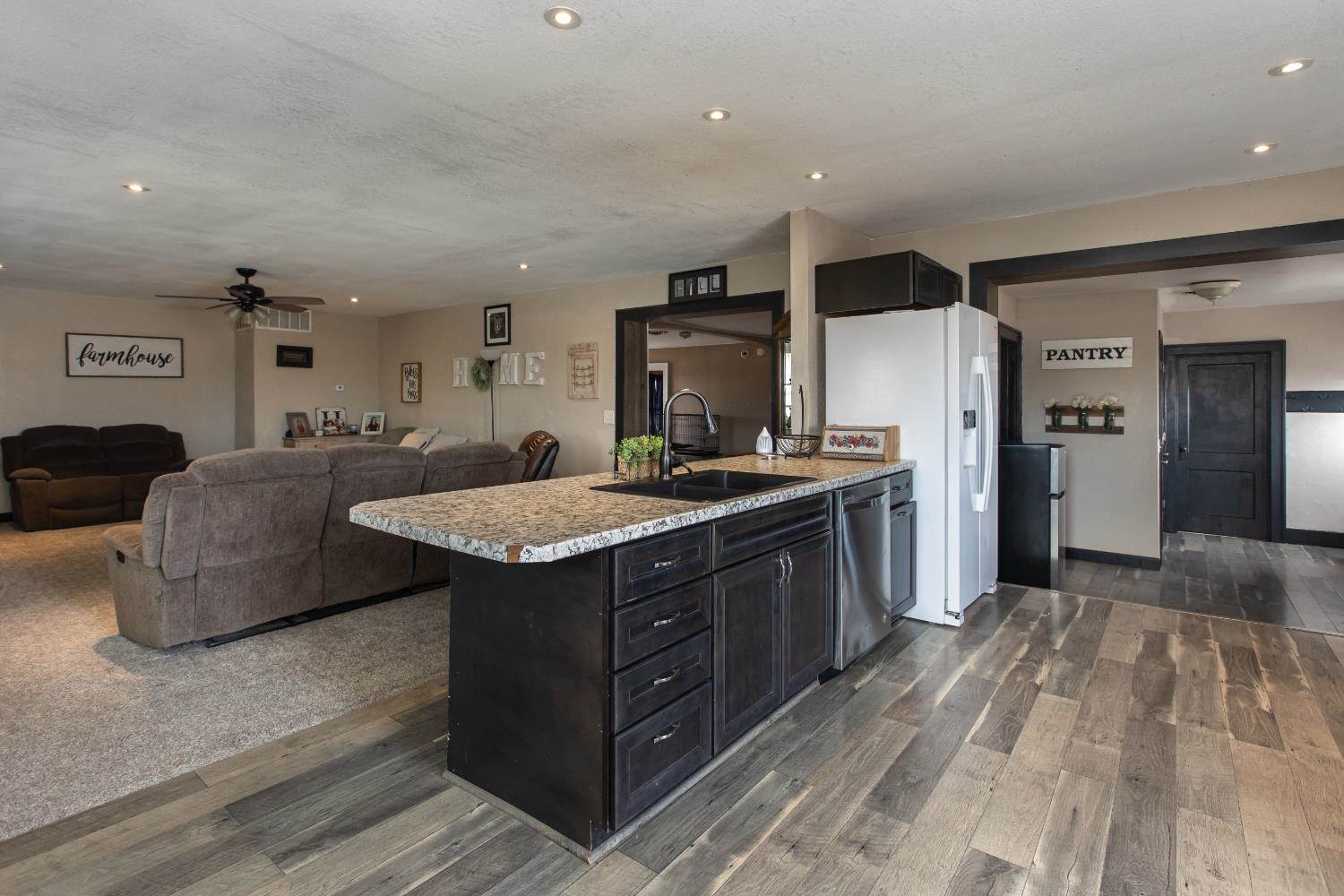 633 South Big Bow Grade, Johnson, KS 67855