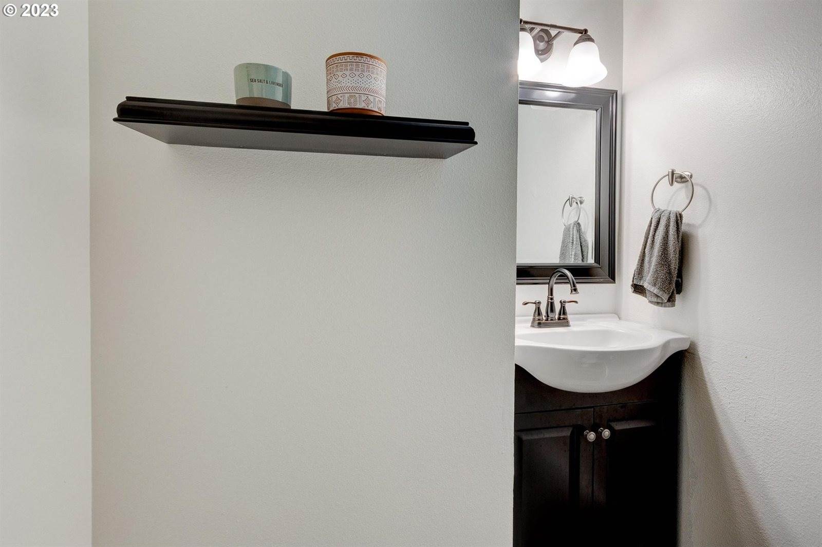 6097 SW Valley Ave, Beaverton, OR 97008