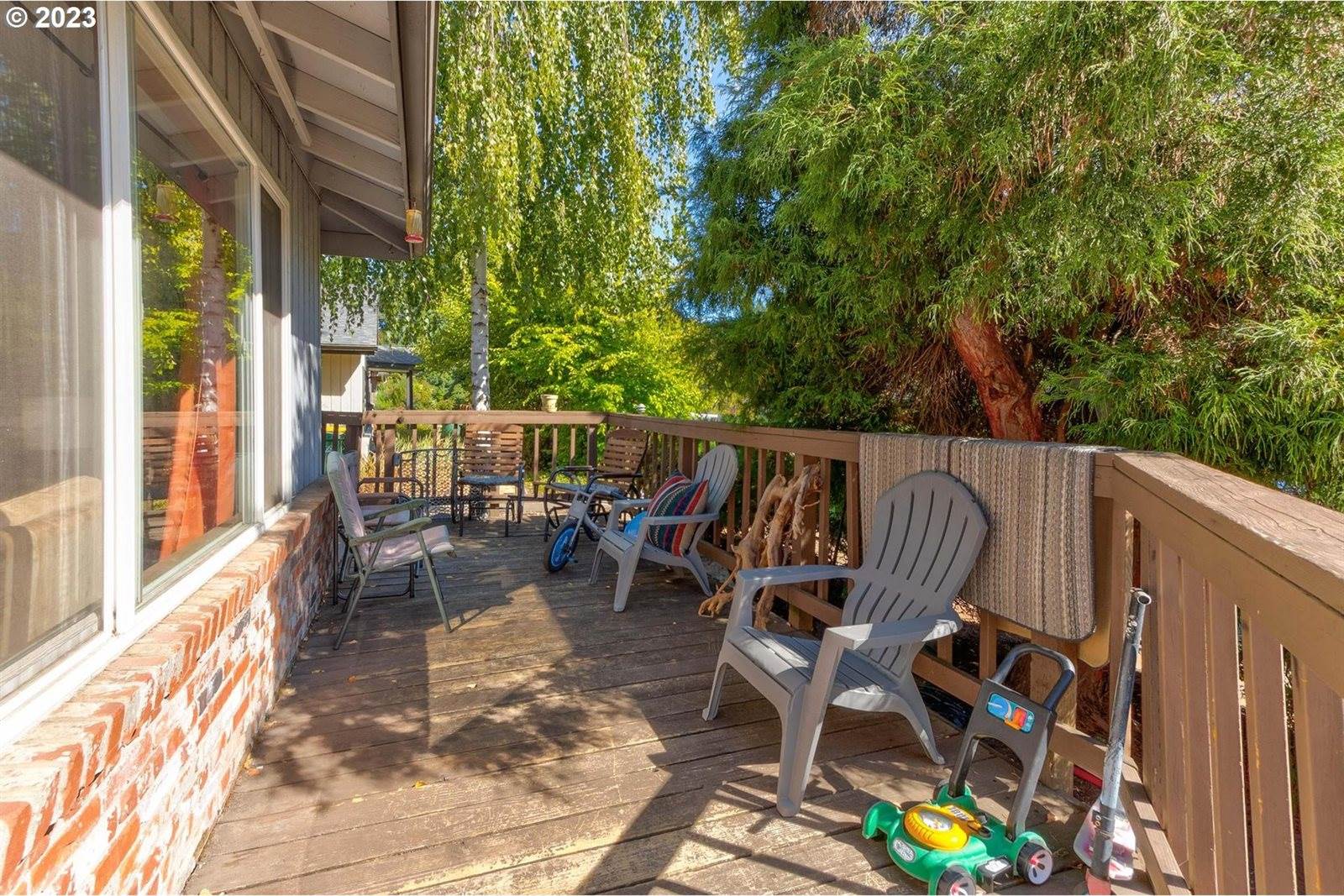 6097 SW Valley Ave, Beaverton, OR 97008