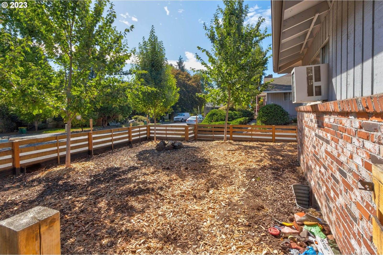 6097 SW Valley Ave, Beaverton, OR 97008