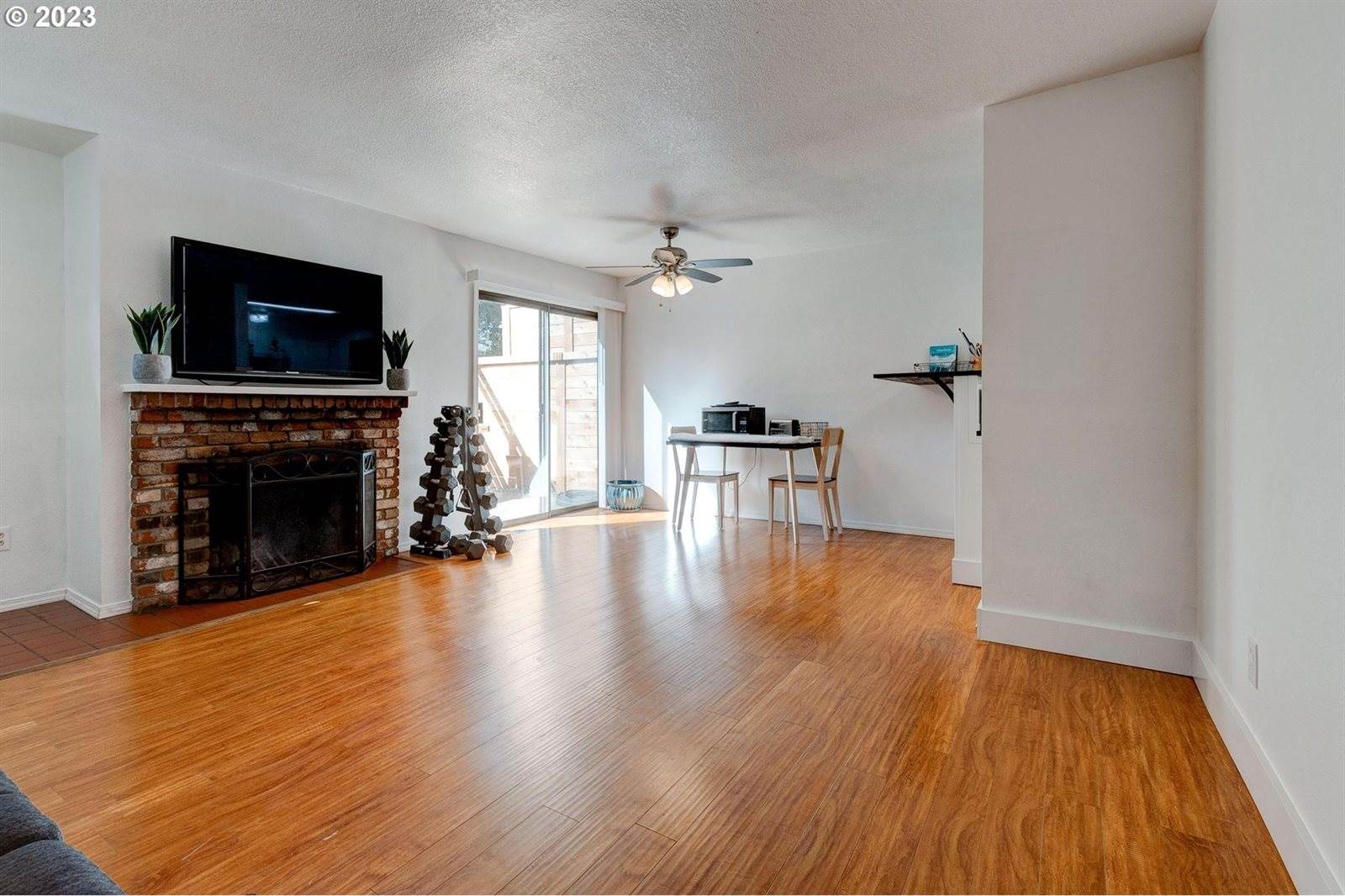 6097 SW Valley Ave, Beaverton, OR 97008