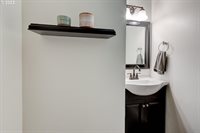 6097 SW Valley Ave, Beaverton, OR 97008