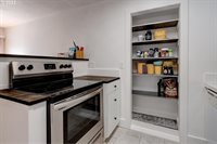 6097 SW Valley Ave, Beaverton, OR 97008