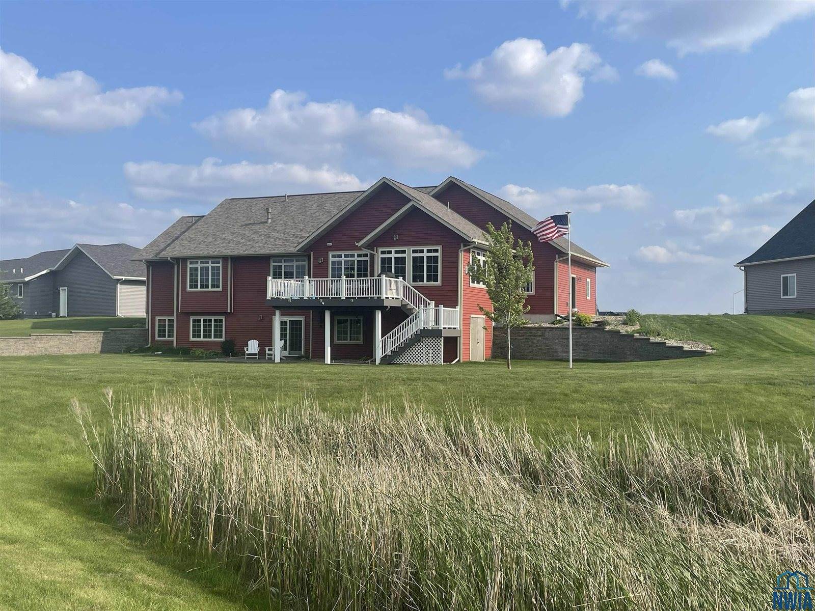 240 N Pond Dr., Jackson, MN 56143