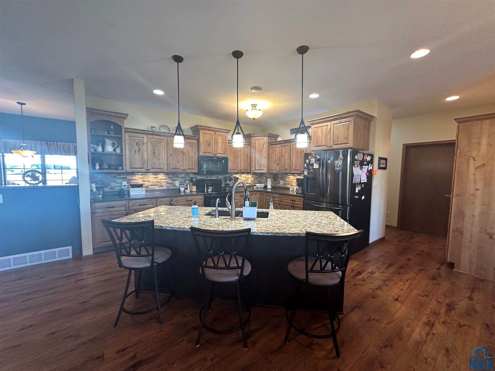 240 N Pond Dr., Jackson, MN 56143