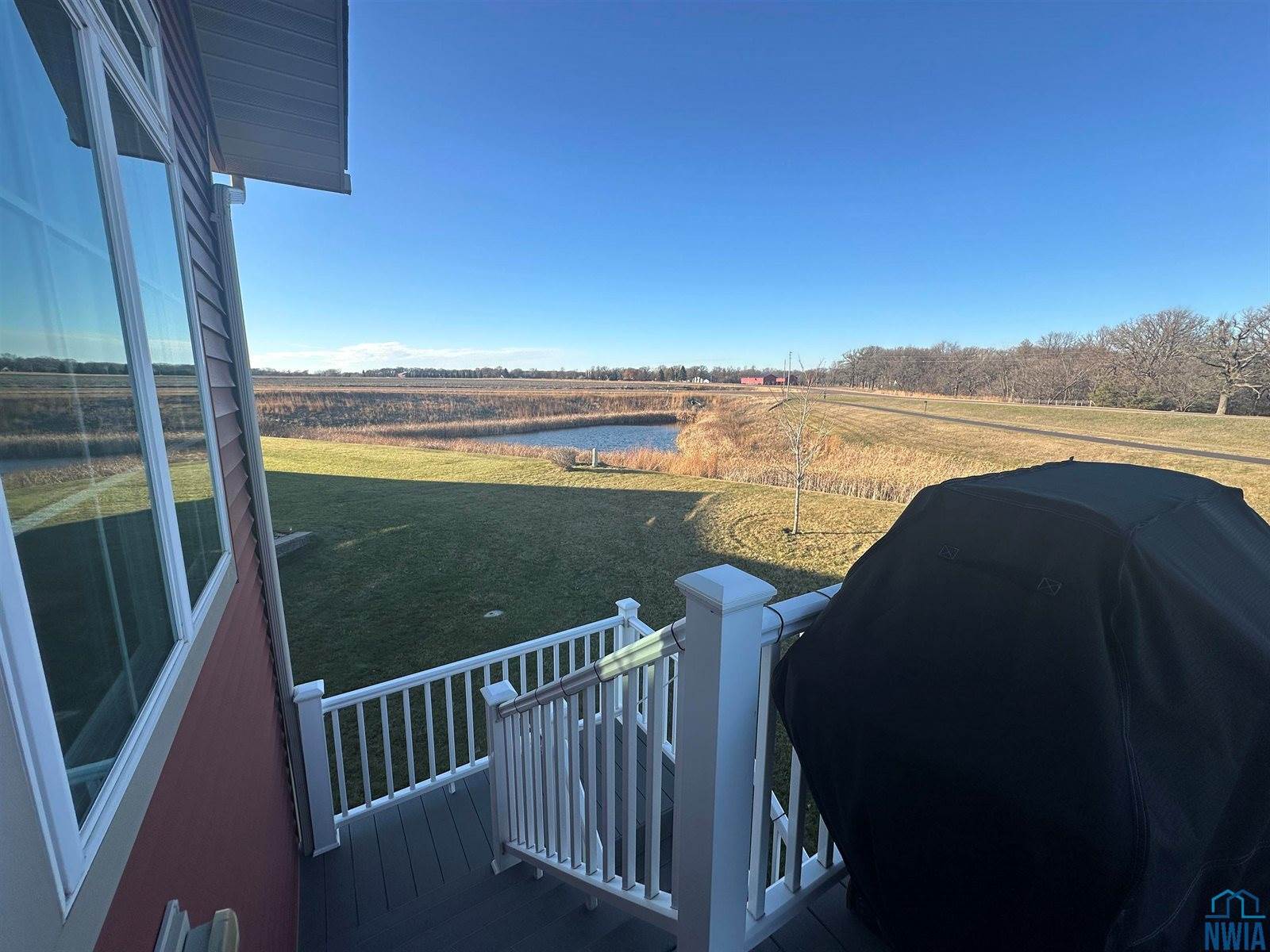 240 N Pond Dr., Jackson, MN 56143