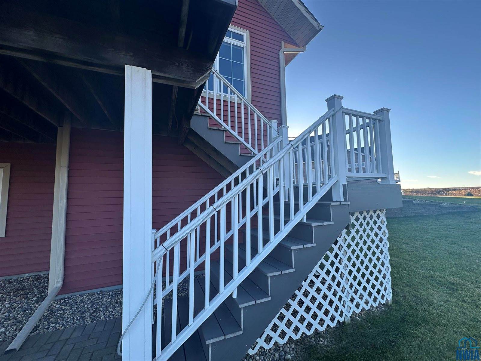 240 N Pond Dr., Jackson, MN 56143