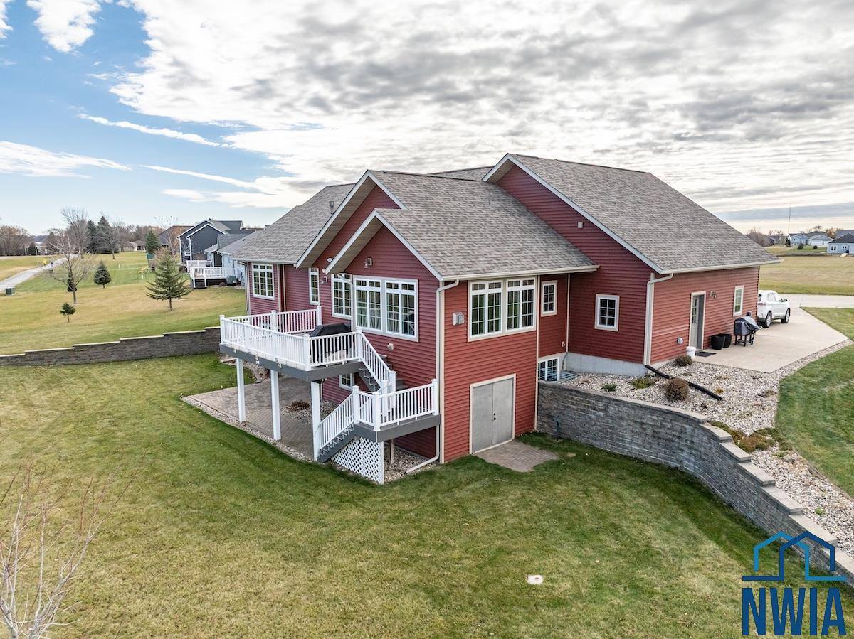 240 N Pond Dr., Jackson, MN 56143