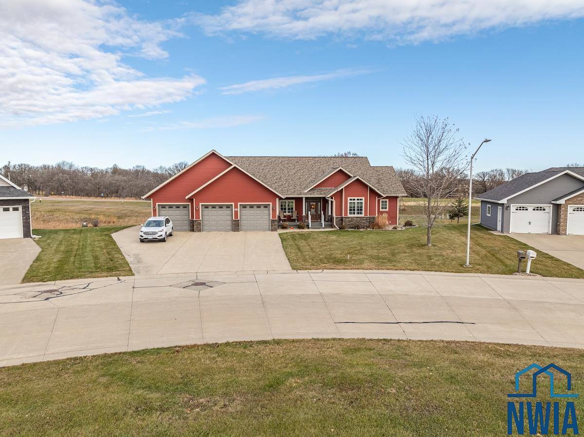 240 N Pond Dr., Jackson, MN 56143
