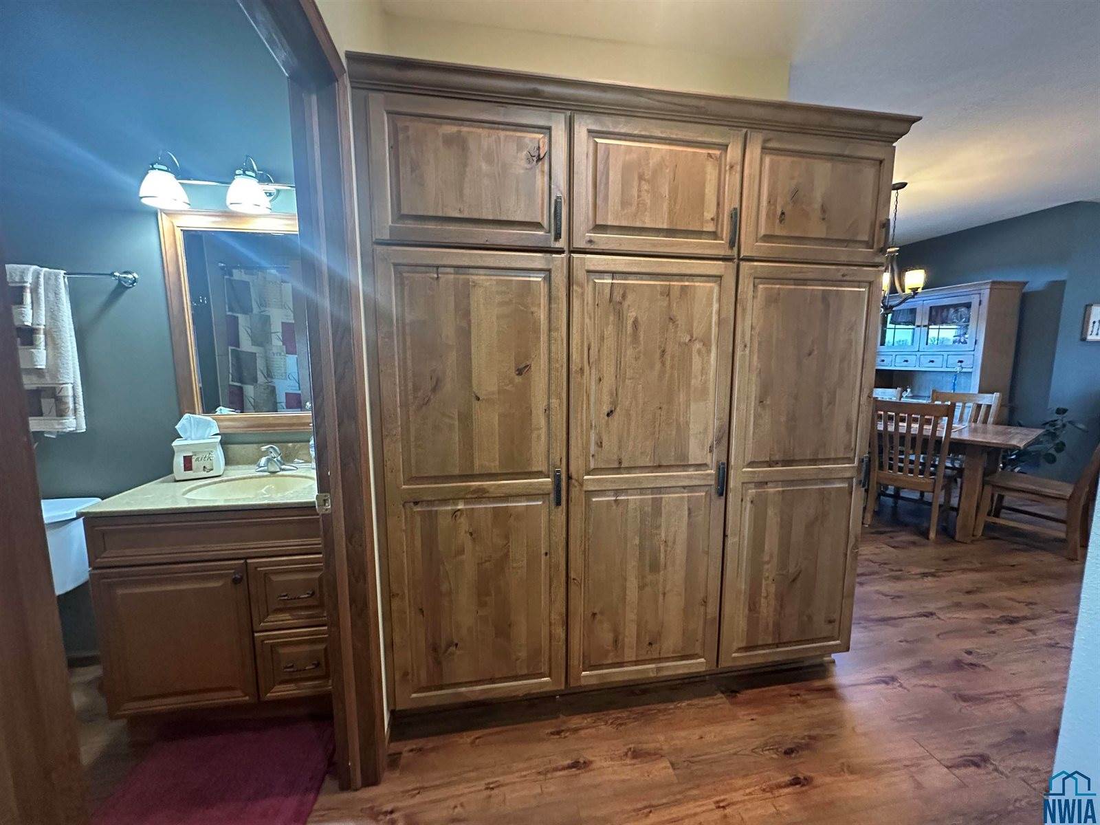 240 N Pond Dr., Jackson, MN 56143