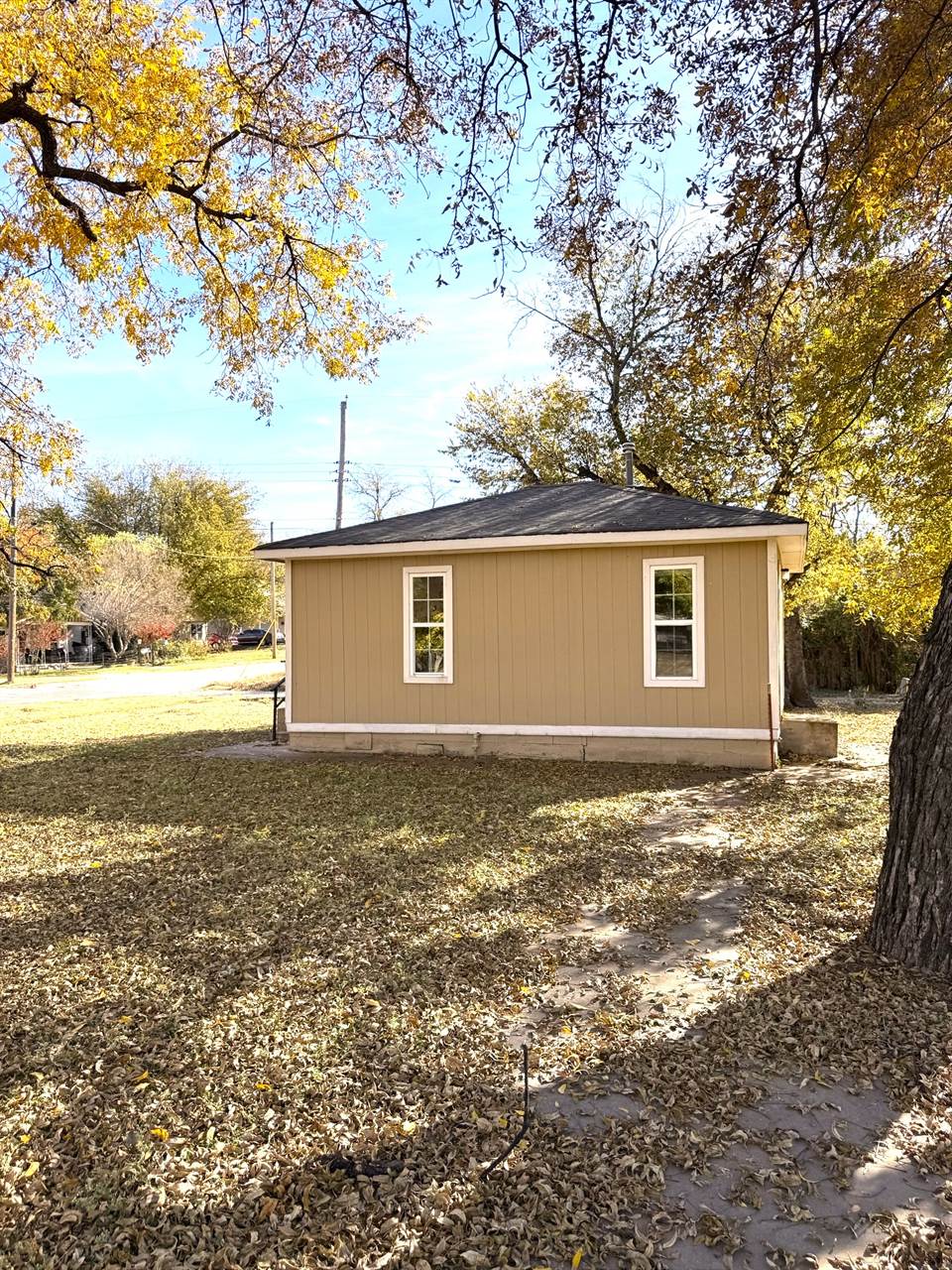 905 SW 3rd St, Lawton, OK 73501