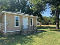 905 SW 3rd St, Lawton, OK 73501