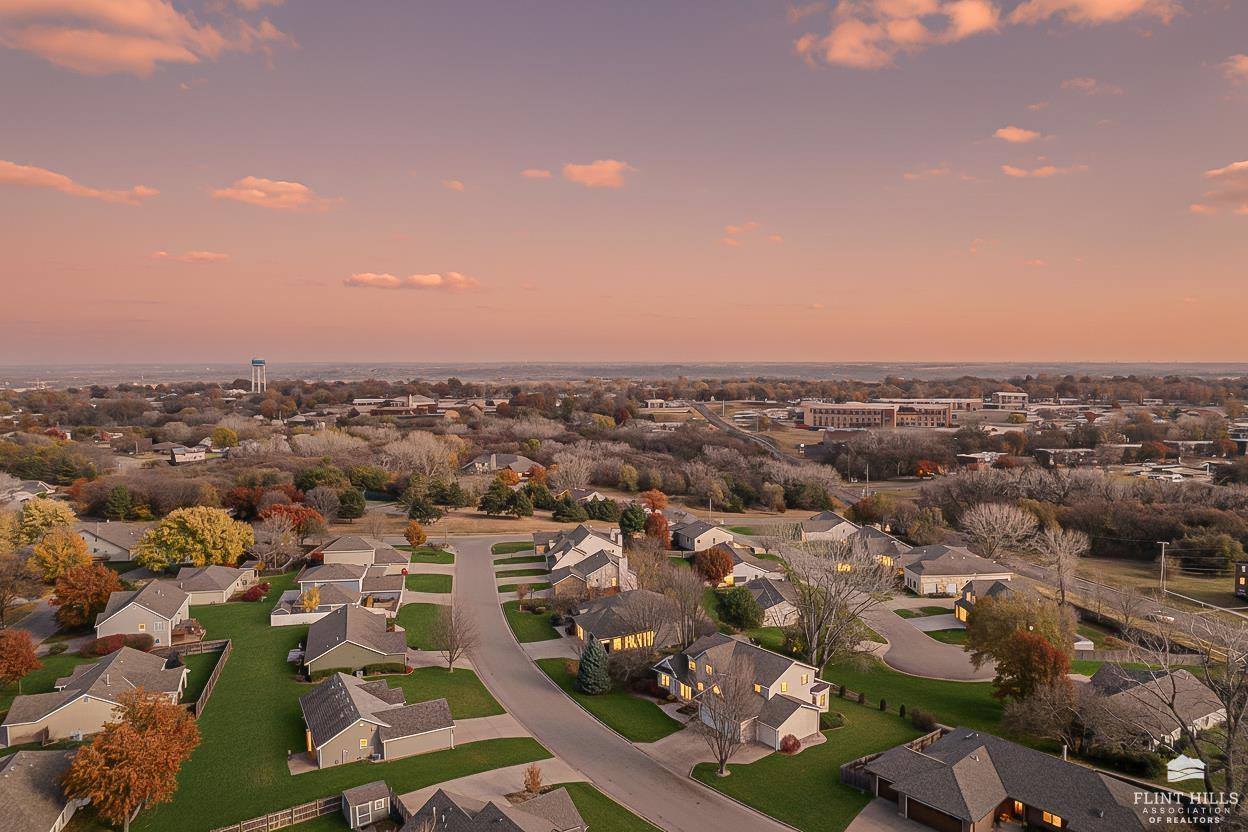 1539 Tamerisk Drive, Junction City, KS 66441