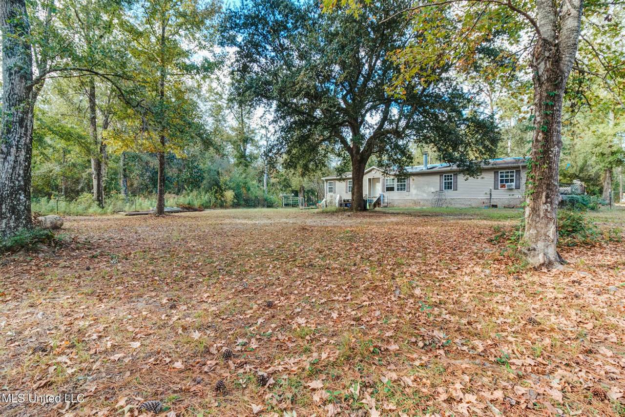 7141 Road 406, Kiln, MS 39556