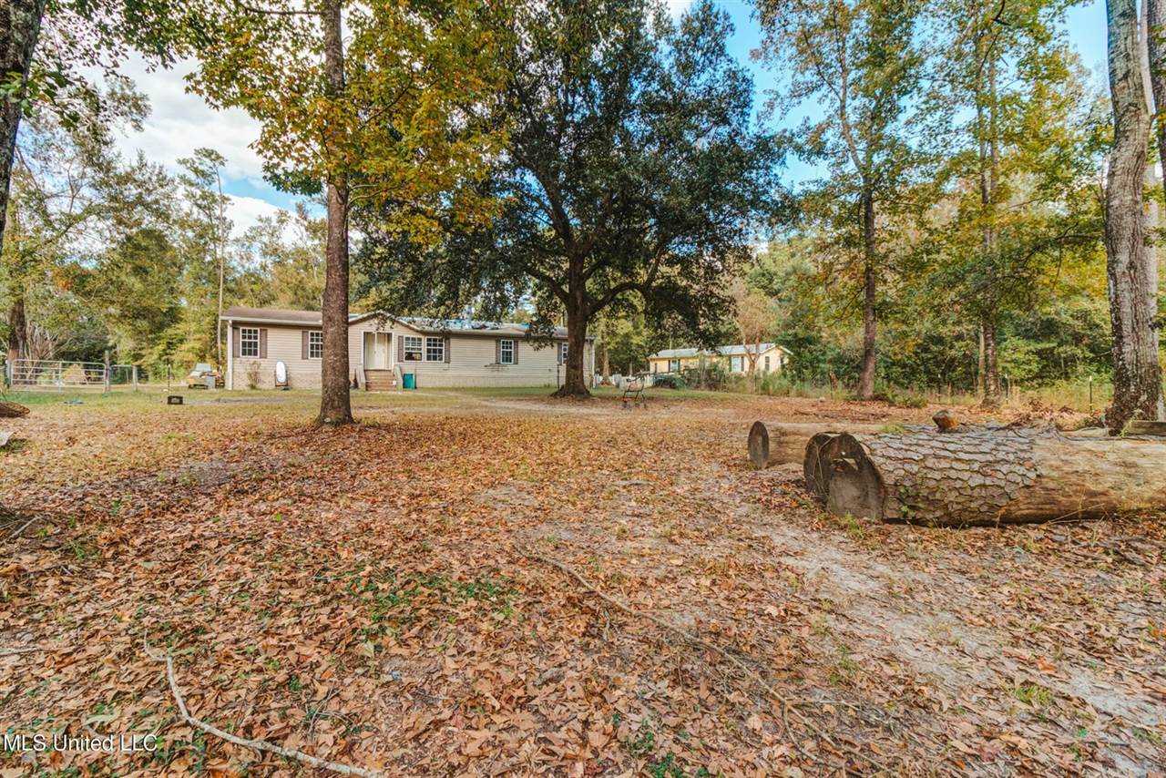 7141 Road 406, Kiln, MS 39556