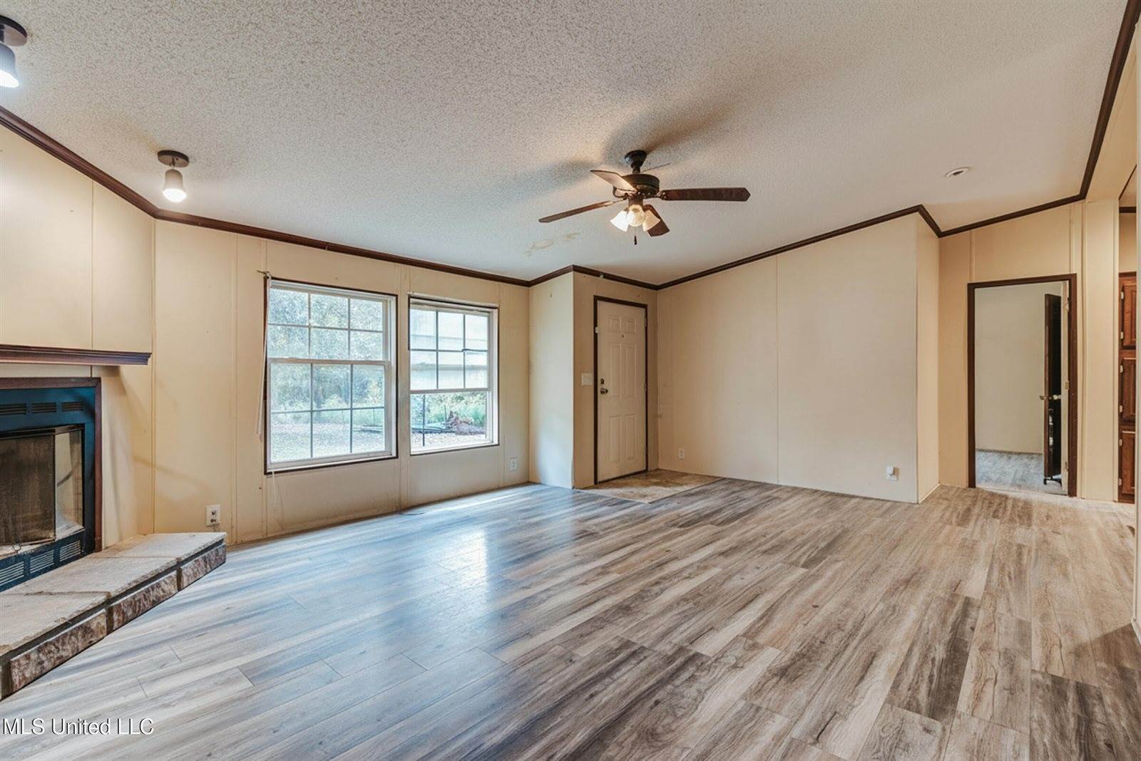 7141 Road 406, Kiln, MS 39556