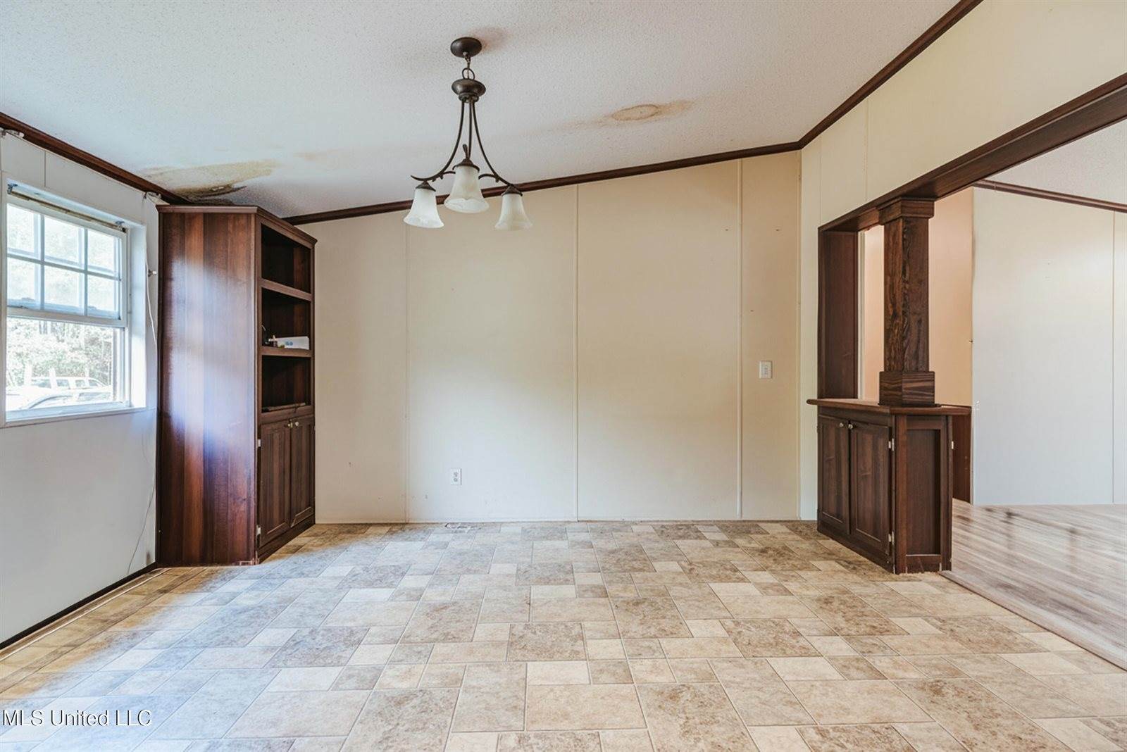 7141 Road 406, Kiln, MS 39556