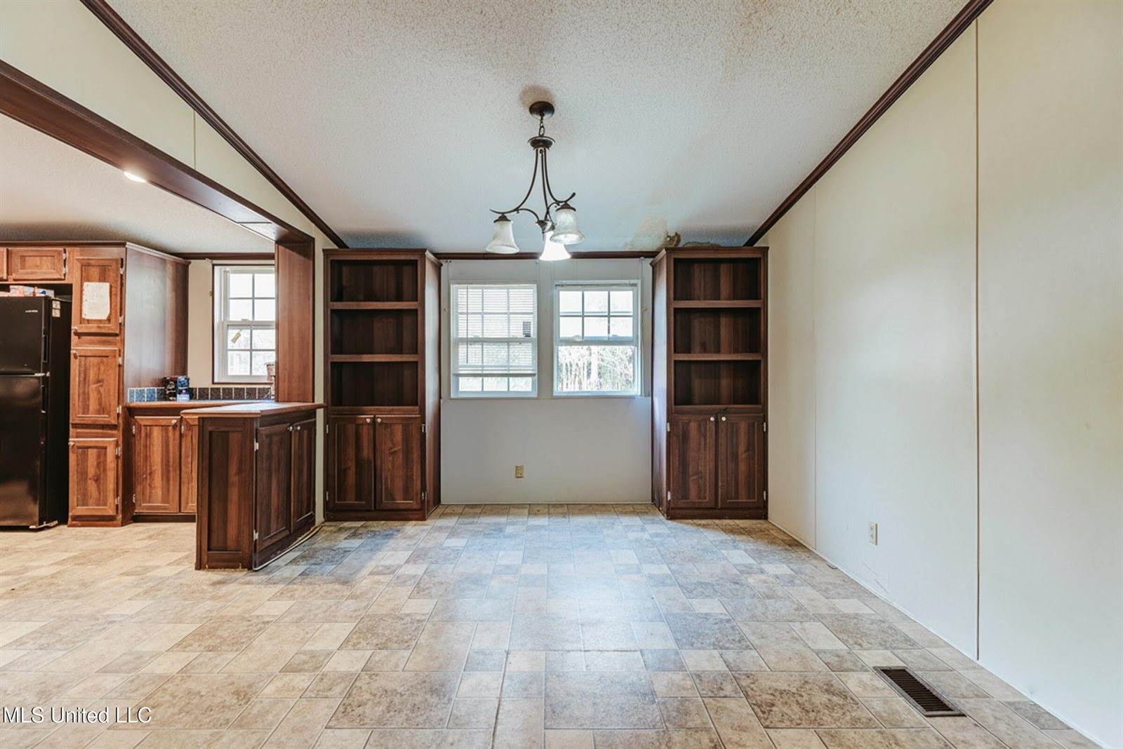 7141 Road 406, Kiln, MS 39556