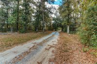 7141 Road 406, Kiln, MS 39556