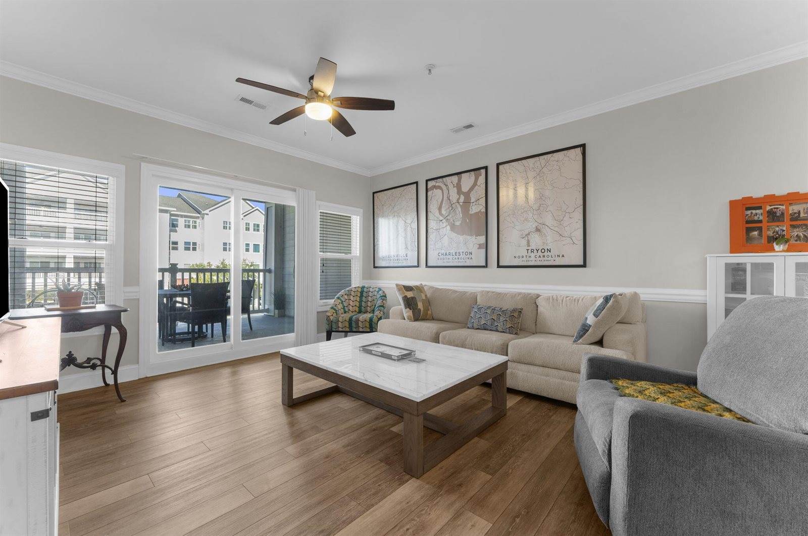 1984 Folly Road, Charleston, SC 29412