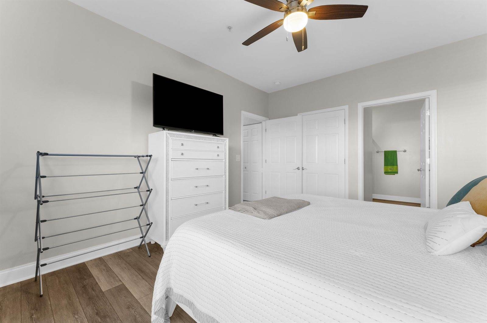 1984 Folly Road, Charleston, SC 29412