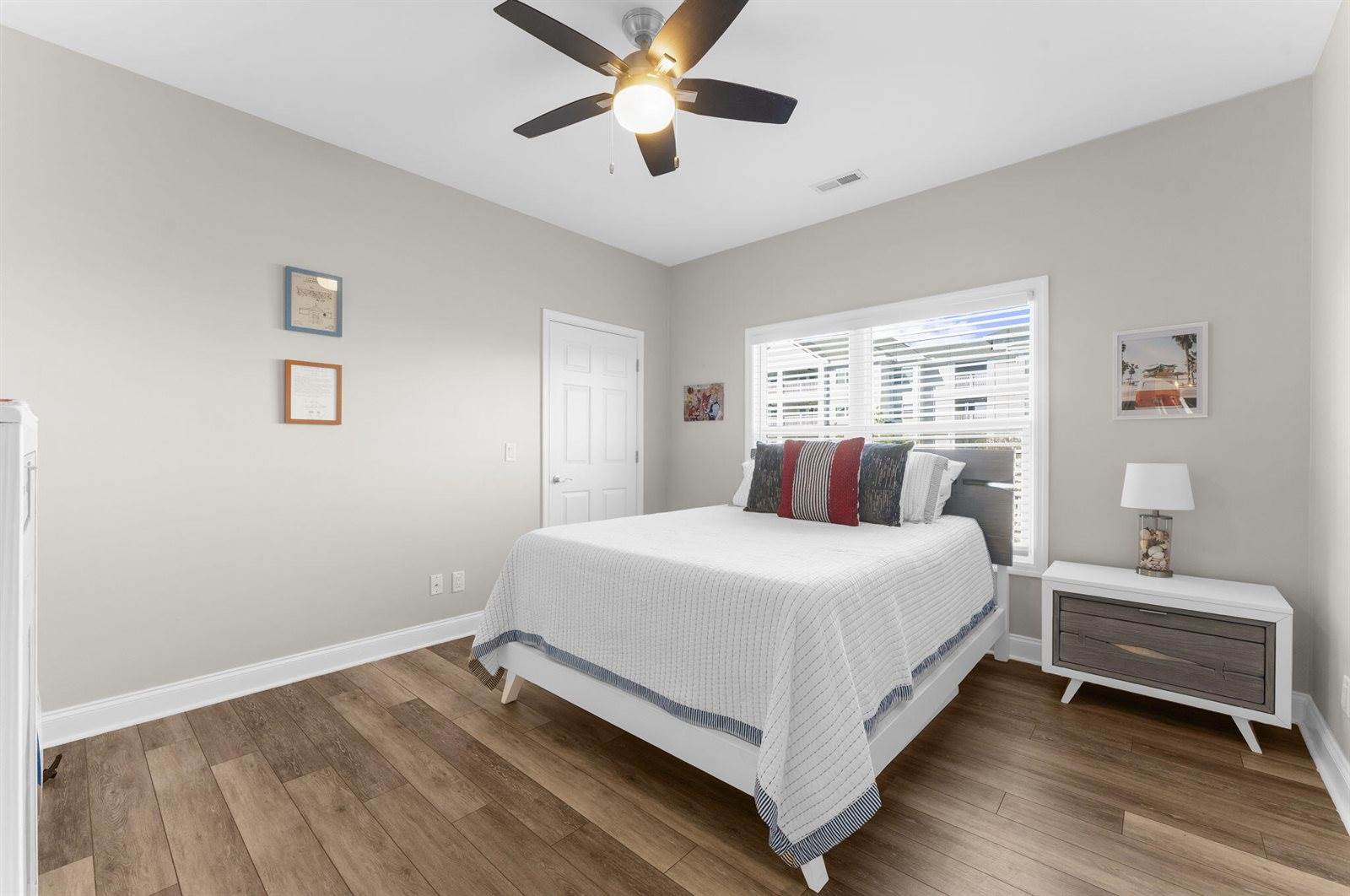 1984 Folly Road, Charleston, SC 29412