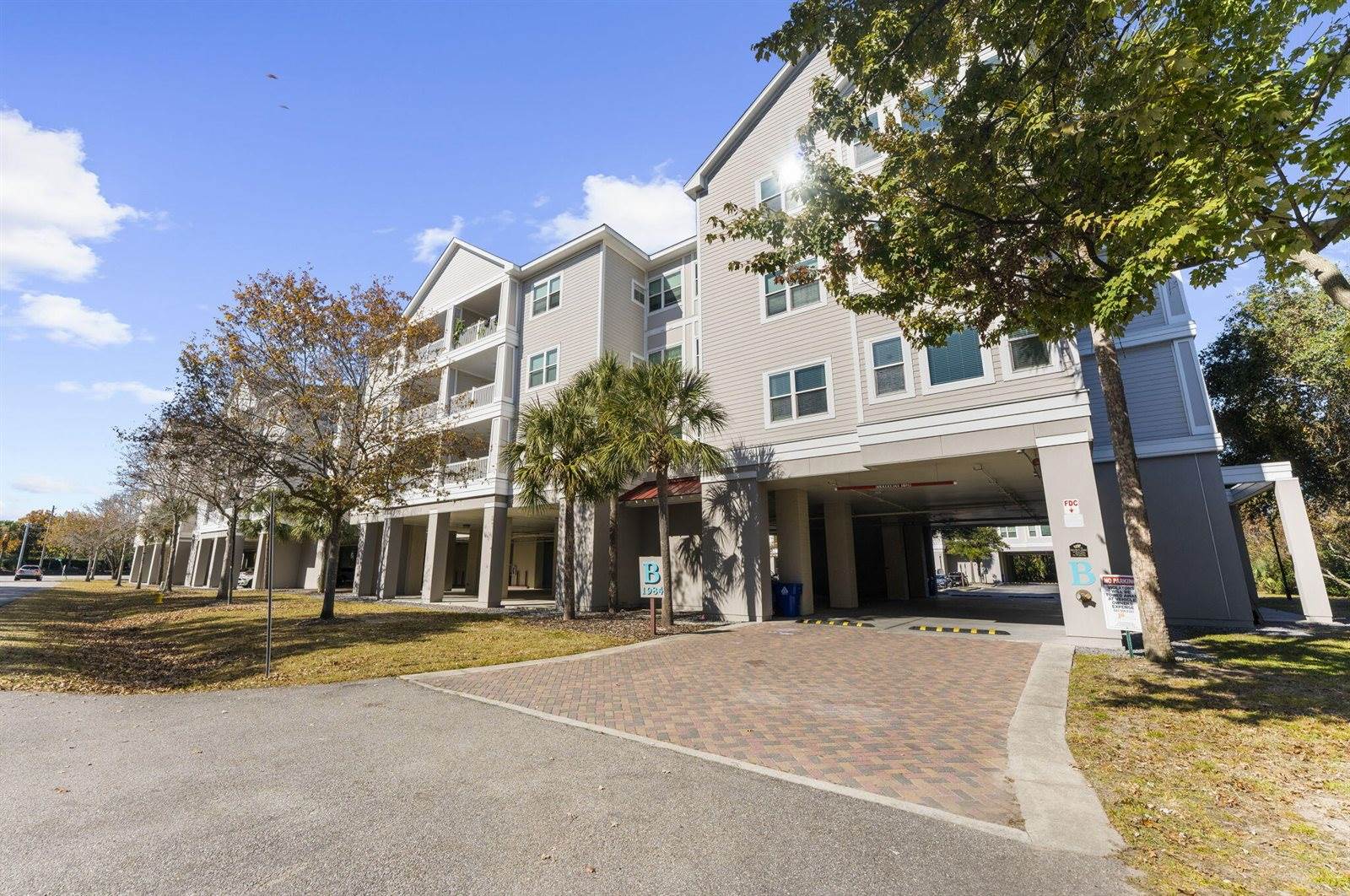 1984 Folly Road, Charleston, SC 29412