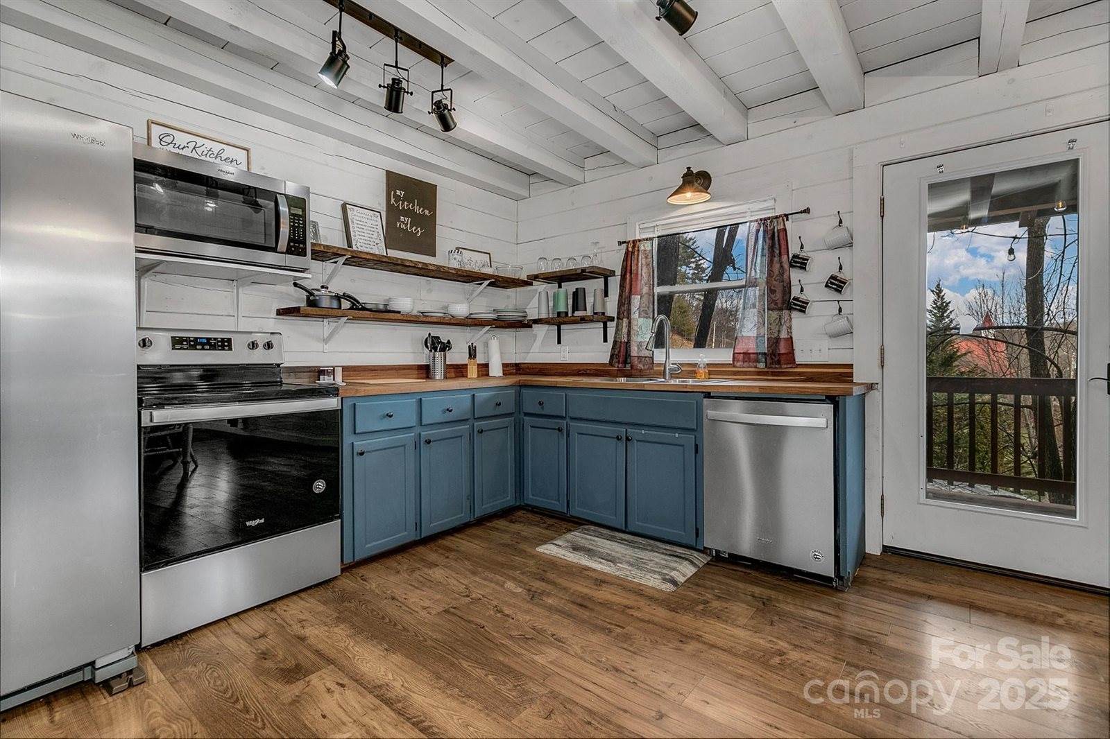 35 Creeds Cove Lane, Waynesville, NC 28785