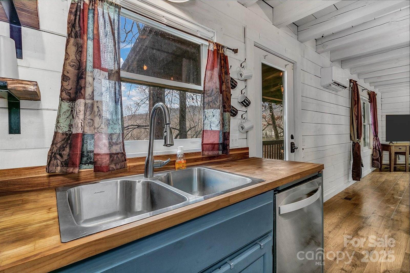 35 Creeds Cove Lane, Waynesville, NC 28785