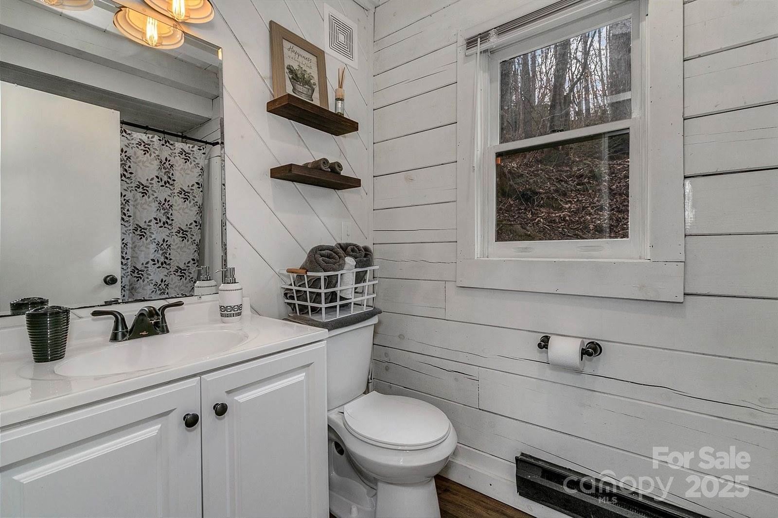 35 Creeds Cove Lane, Waynesville, NC 28785