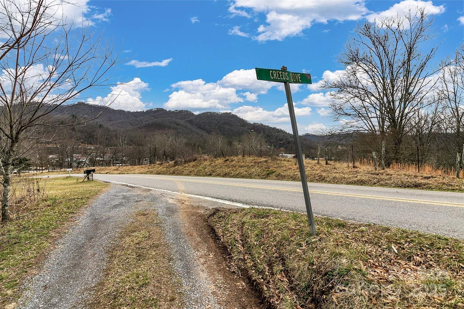 35 Creeds Cove Lane, Waynesville, NC 28785