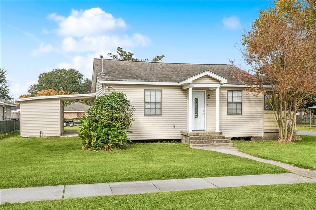 2136 East Beauregard Street, Chalmette, LA 70043