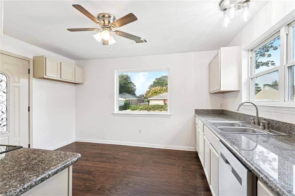 2136 East Beauregard Street, Chalmette, LA 70043