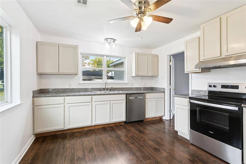 2136 East Beauregard Street, Chalmette, LA 70043