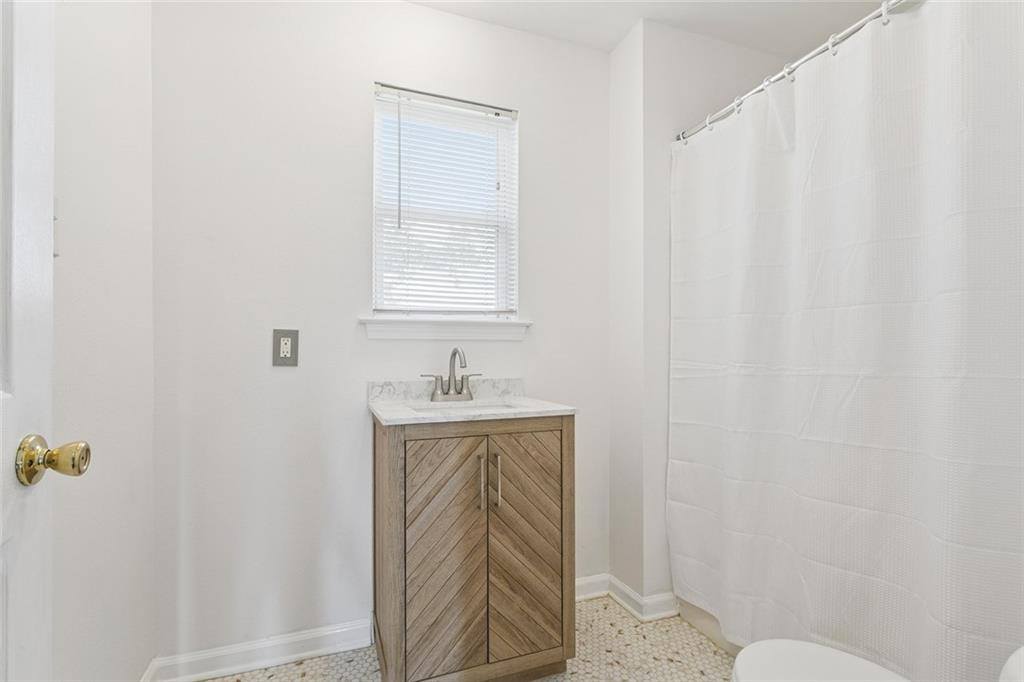 2136 East Beauregard Street, Chalmette, LA 70043