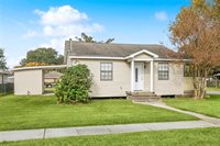 2136 East Beauregard Street, Chalmette, LA 70043
