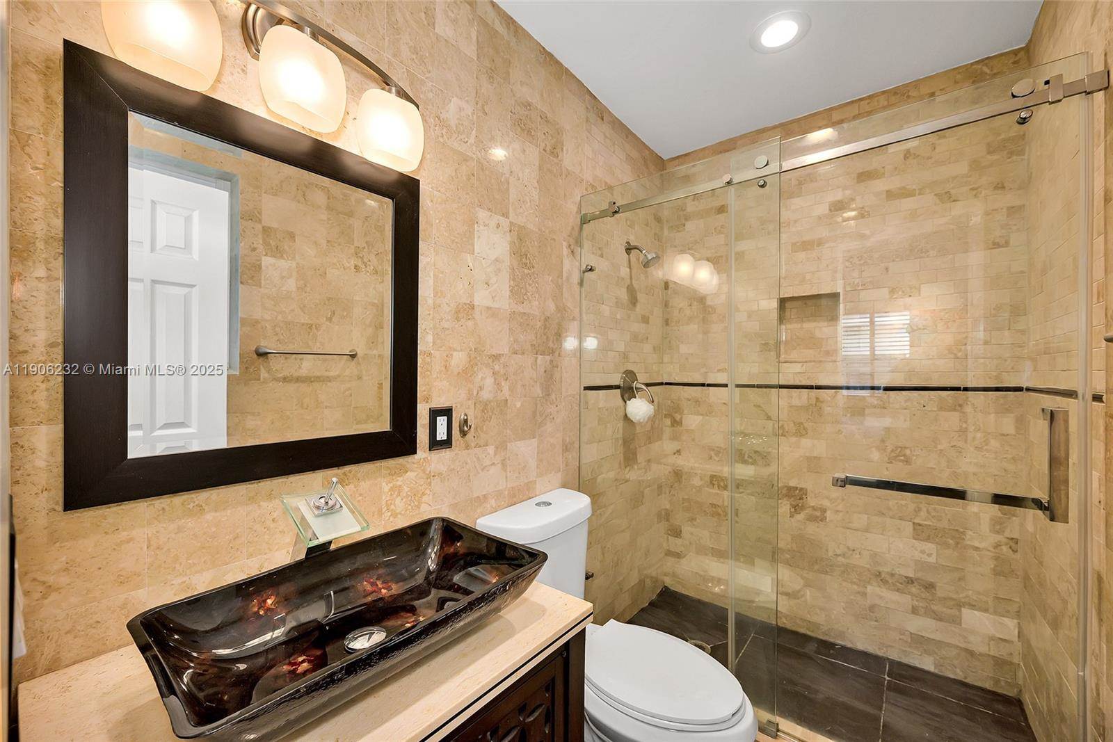 1532 NE 39th St, Oakland Park, FL 33334