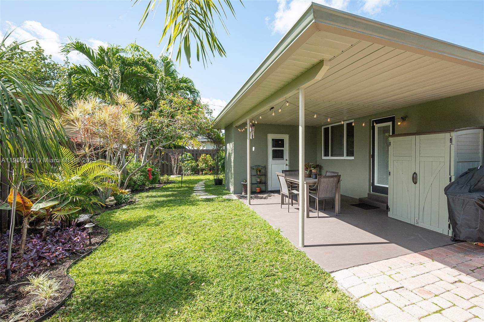 1532 NE 39th St, Oakland Park, FL 33334