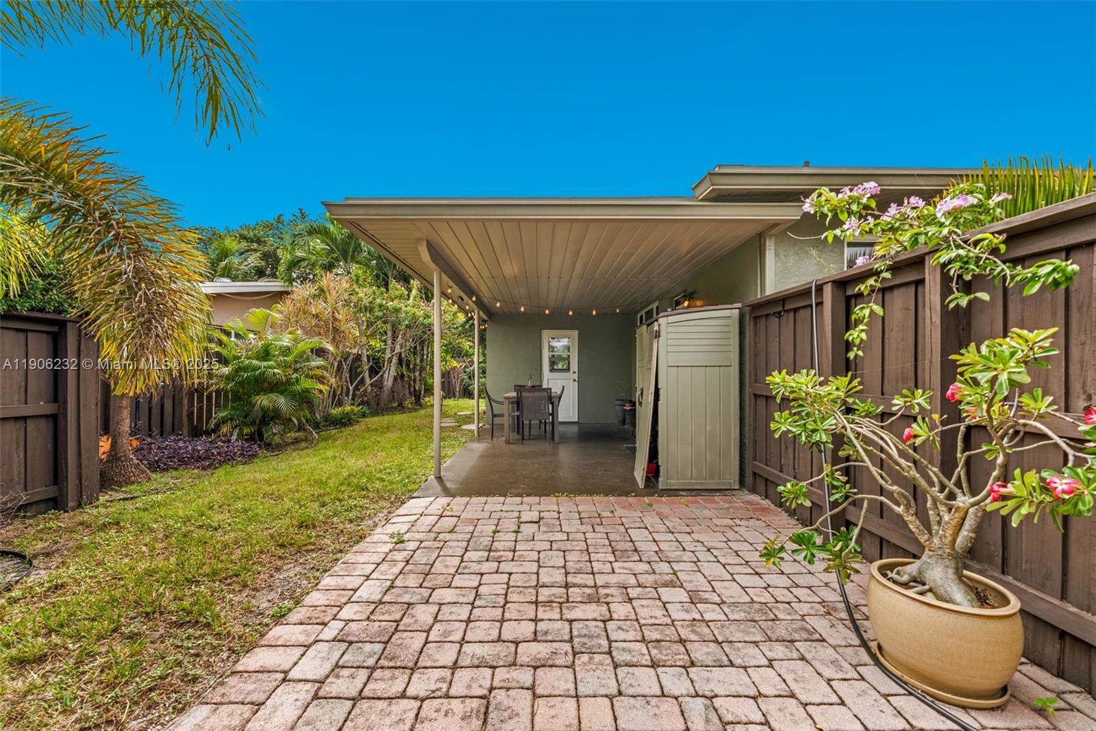 1532 NE 39th St, Oakland Park, FL 33334