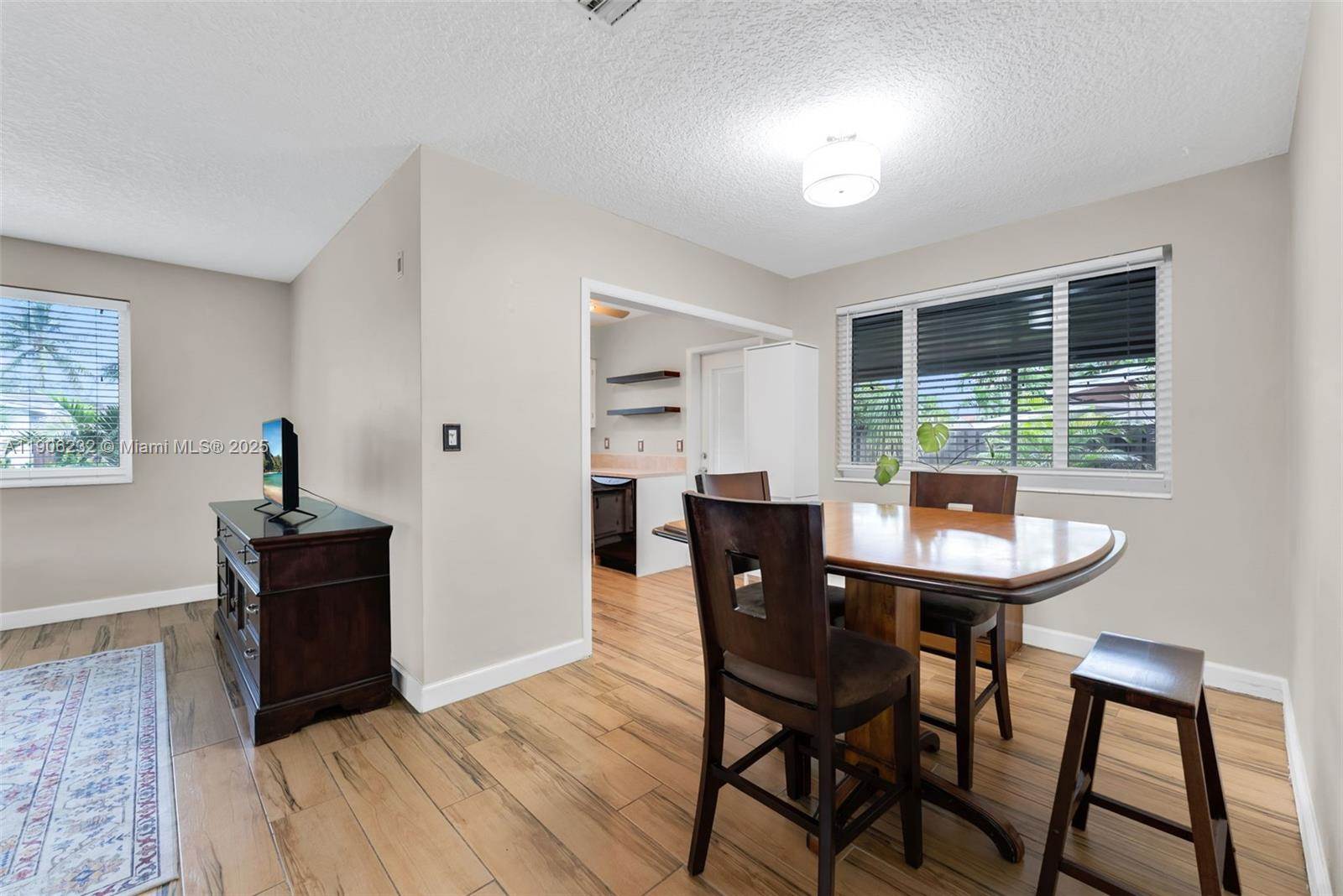 1532 NE 39th St, Oakland Park, FL 33334