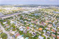 1532 NE 39th St, Oakland Park, FL 33334