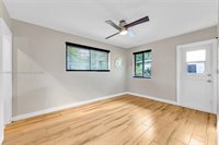 1532 NE 39th St, Oakland Park, FL 33334